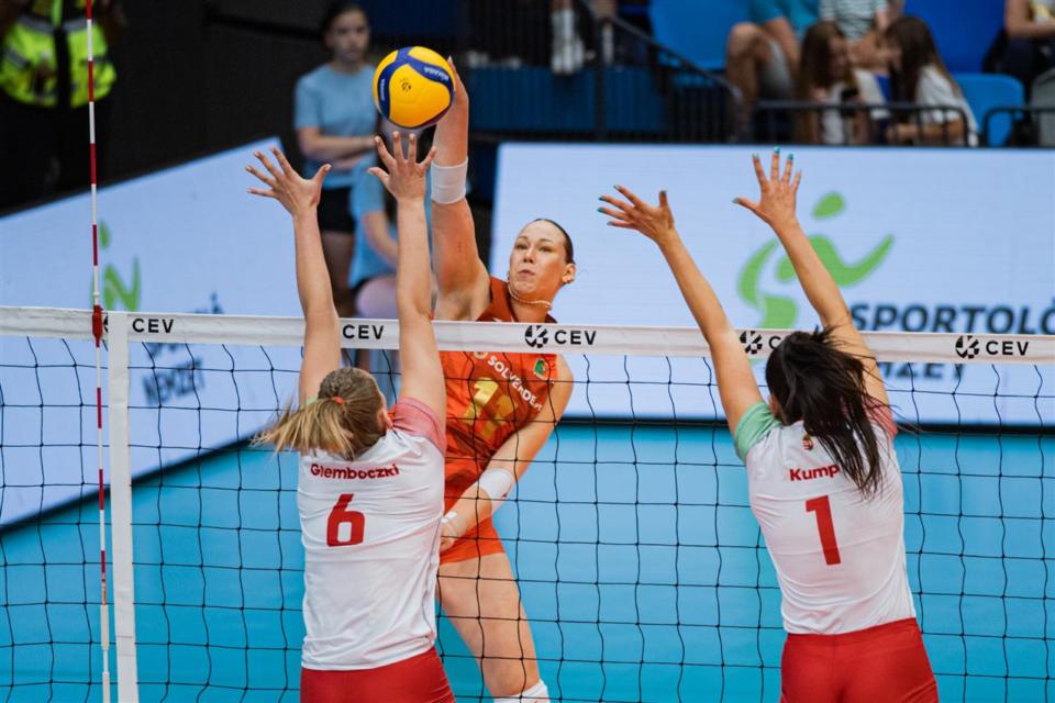 Seleção lusa de voleibol feminina garante apuramento para o europeu