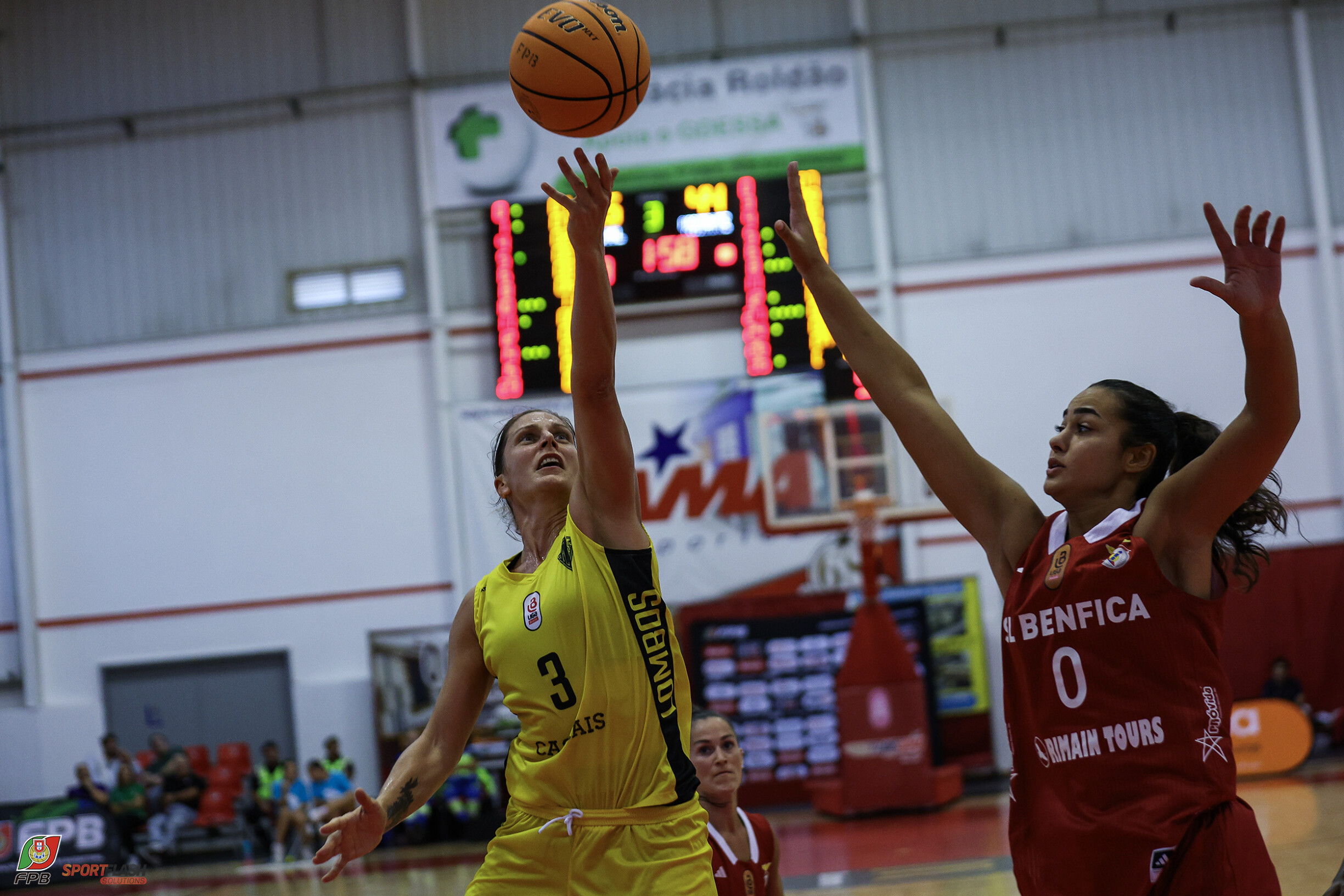 Quinta dos Lombos bate Benfica e ergue Supertaça Feminina de Basquetebol no Barreiro