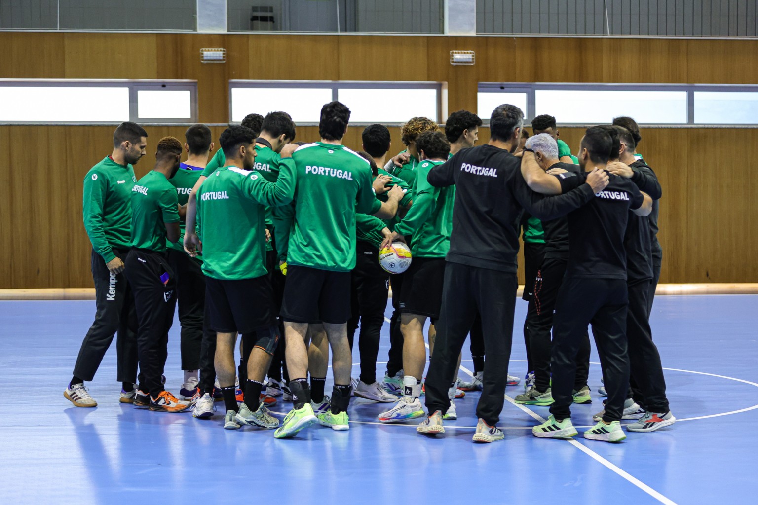 Conhecidos os 22 convocados lusos para o europeu de andebol de 2026