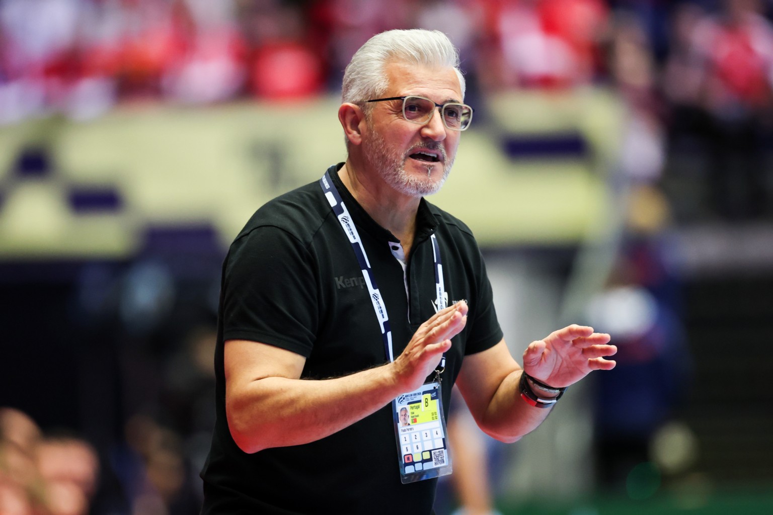 Selecionador nacional de andebol diz que portugueses devem sentir-se “orgulhosos” com o “feito” de Portugal