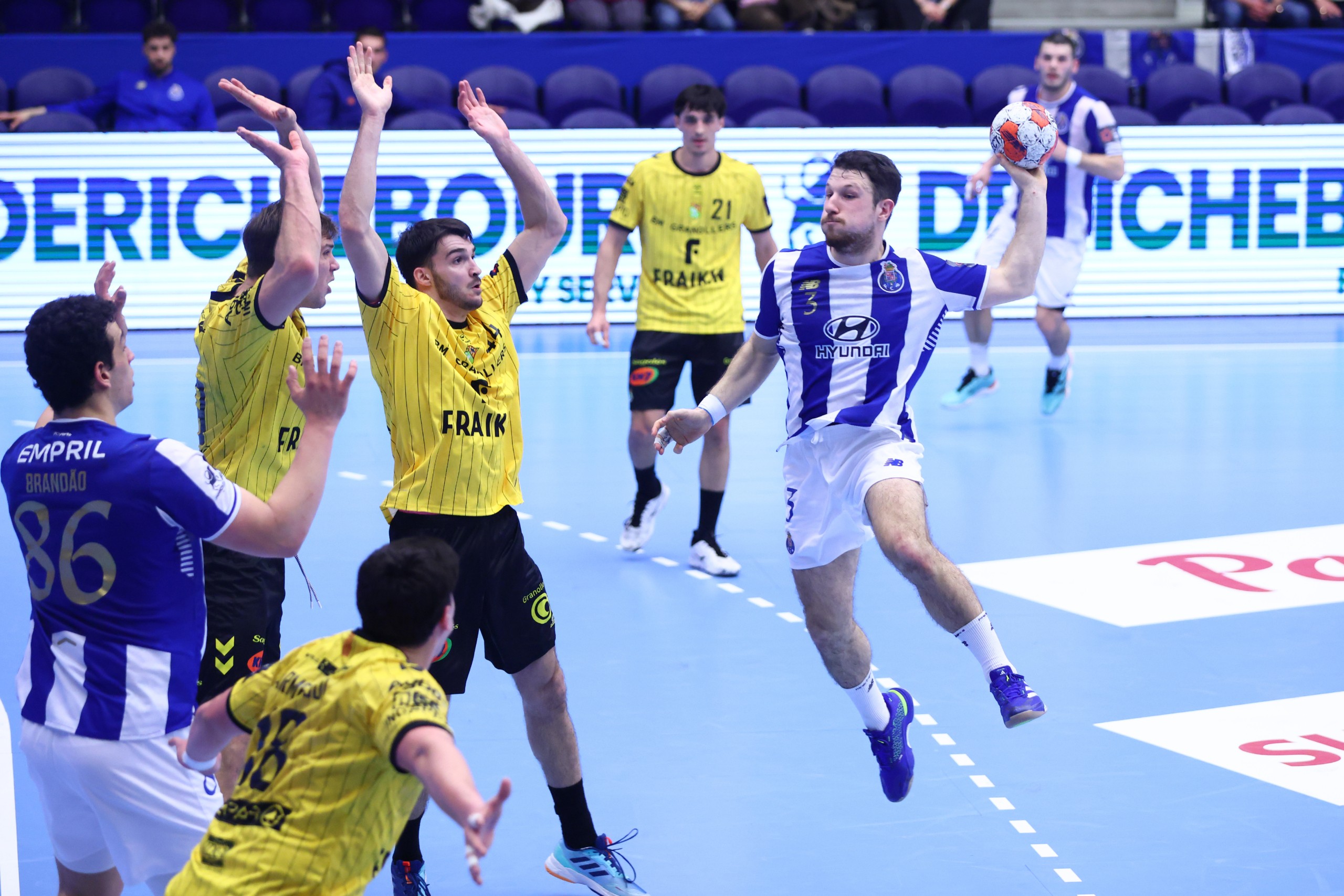 FC Porto assegura continuidade na Liga Europeia de Andebol