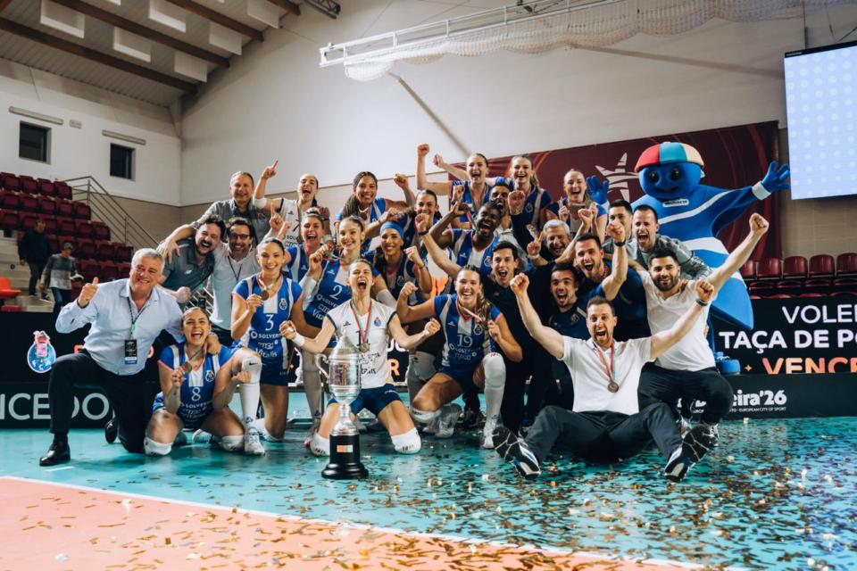 FC Porto ergue em Albufeira a primeira Taça de Portugal no voleibol feminino