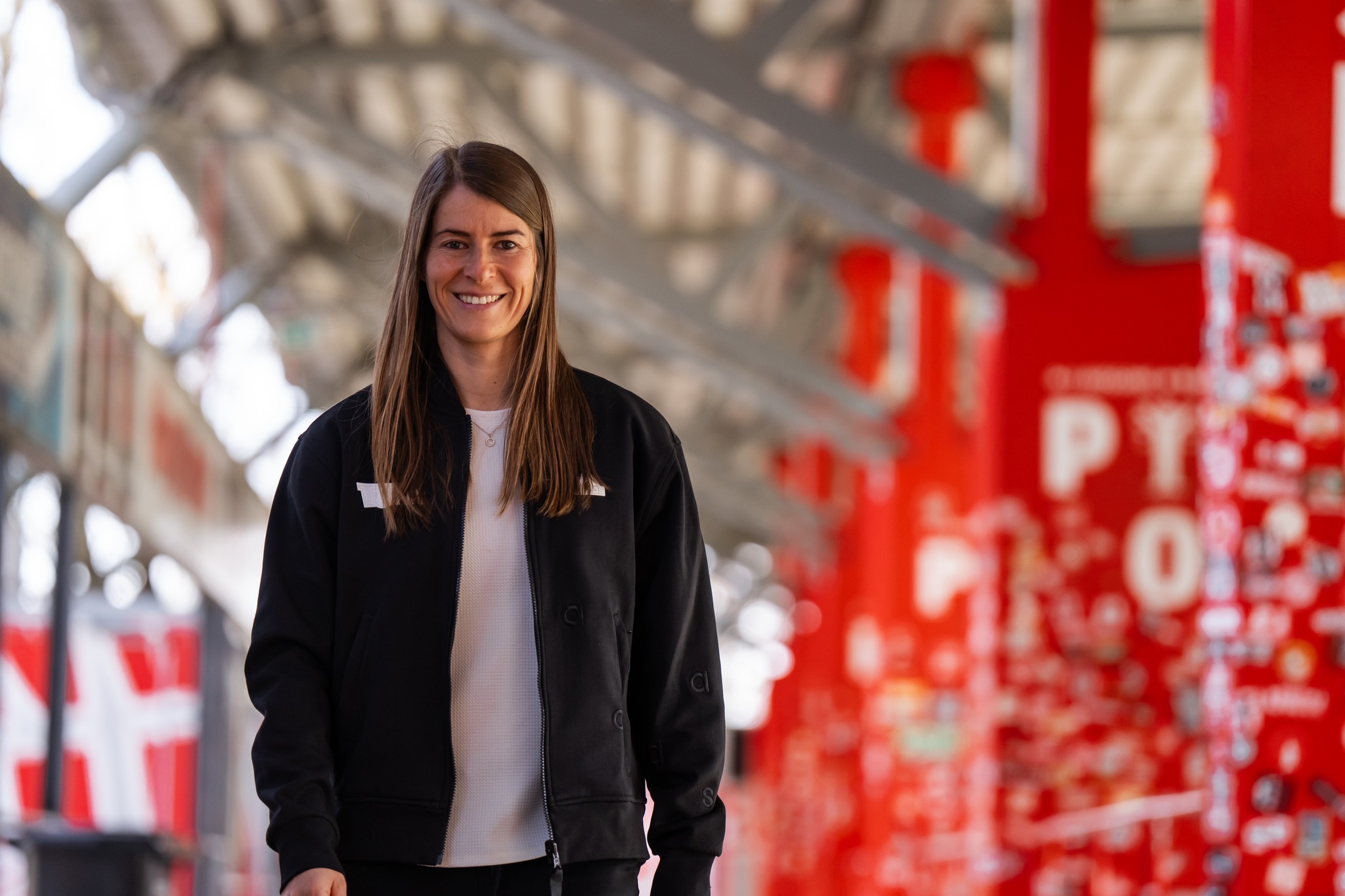 Alemã Marie-Louise Eta é a primeira mulher a treinar uma equipa de futebol das “big-5”