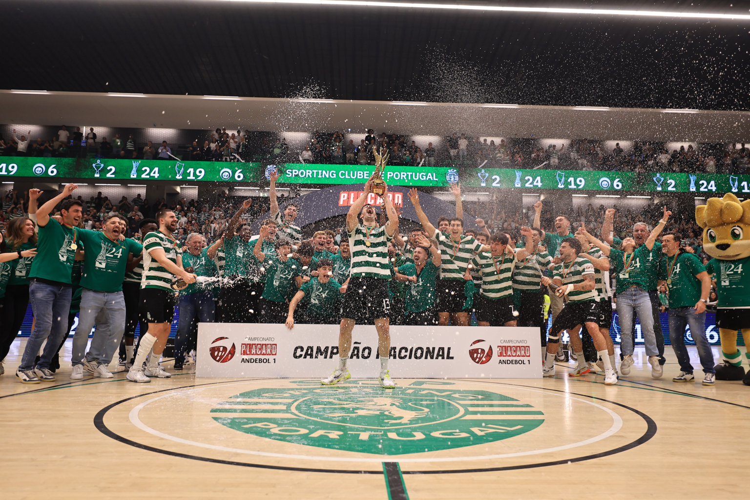 Sporting sagrou-se tricampeão nacional de andebol masculino após bater FC Porto