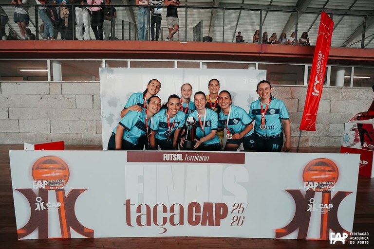 Equipas femininas de futsal e andebol da Escola Superior de Educação do Porto vencem respetivos campeonatos académicos