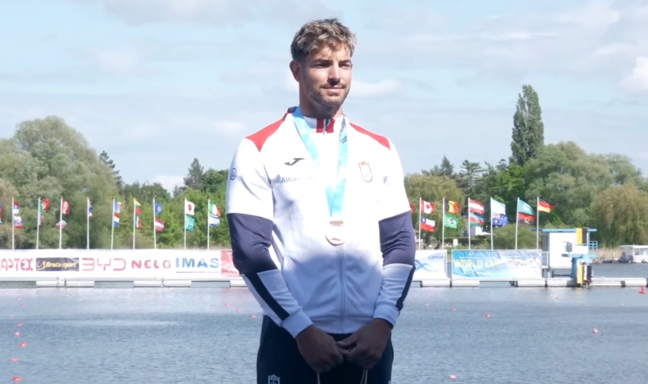 Messias Baptista com bronze na prova de K1 200 metros na Taça do Mundo de Canoagem