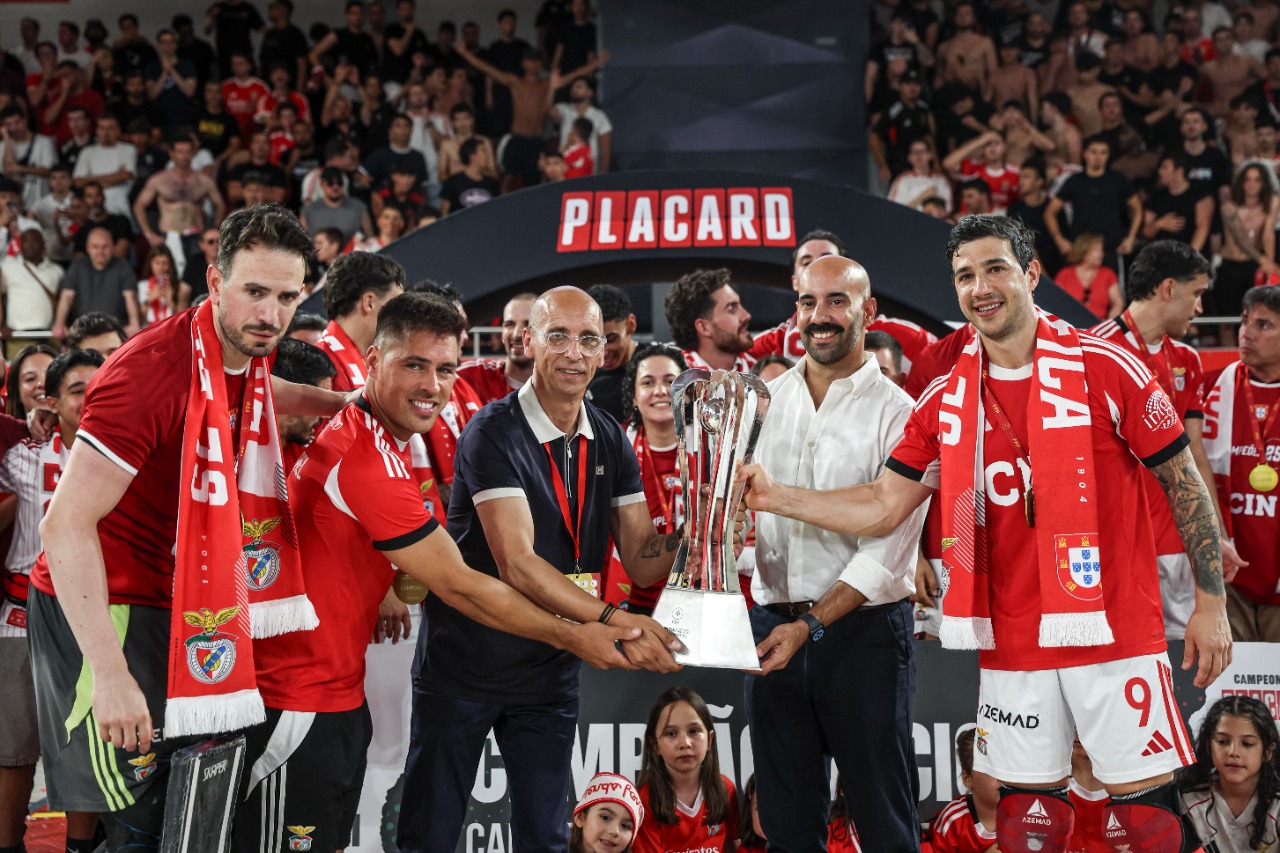 Benfica bate Sporting e conquista 25.º título de hóquei em patins